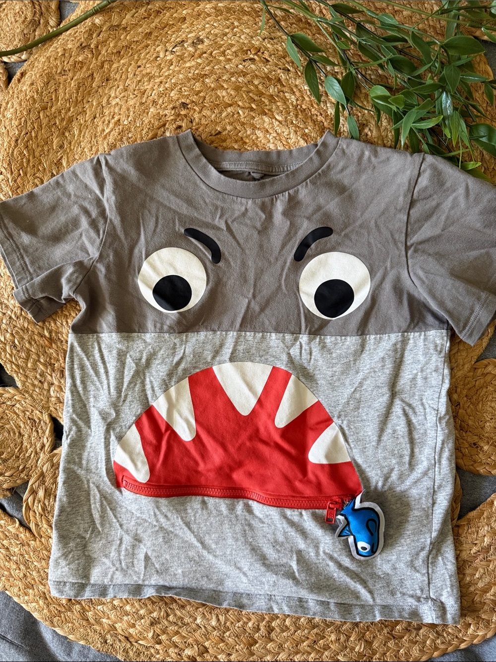 Stella McCartney Boys Grey Shark T-Shirt. 8